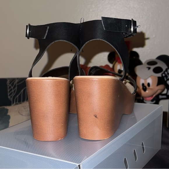 NEW- Me Too Womens Ankle Strap Wedge Sandals - Picture 7 of 10